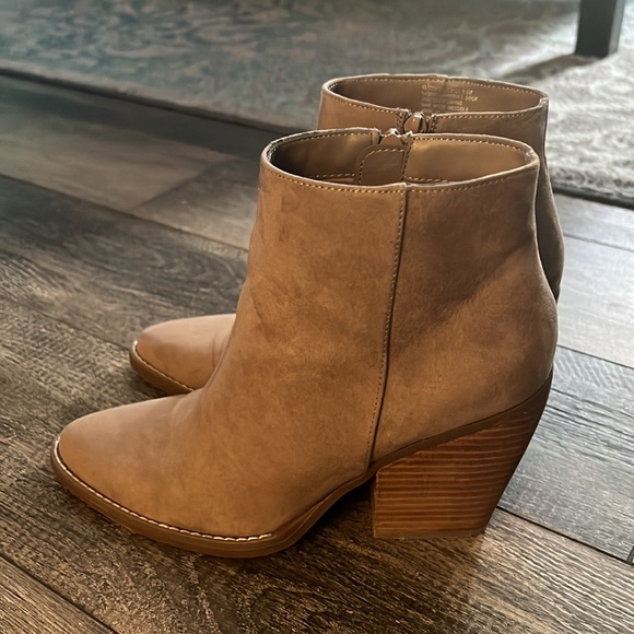 Madden Girl Tan Colored Booties - Picture 3 of 8